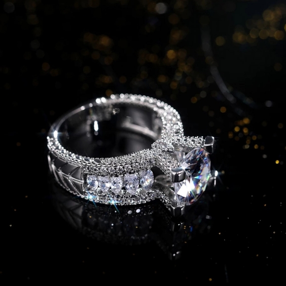 🎀💍925 White Sapphire Noble Ring - Picture 6 of 7